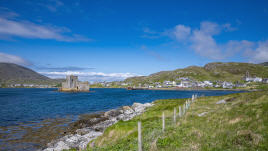 Blick auf Castlebay und Kisimul Castle